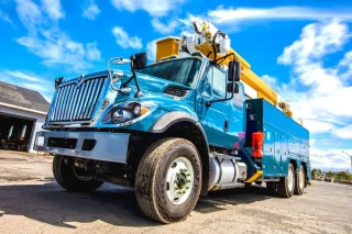 Unité de construction et entretien de lignes