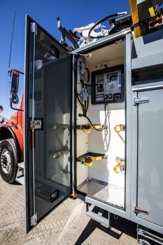 Unité de service pour éclairage et maintenance