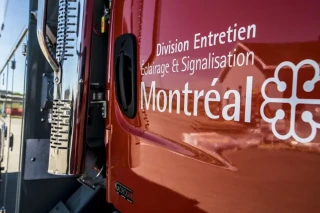 Unité de service pour éclairage et maintenance